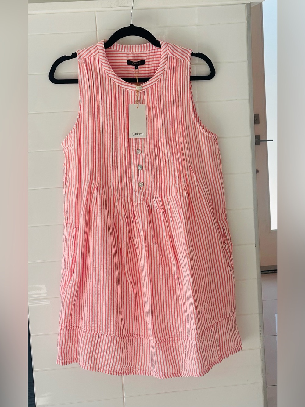 Quince Sleeveless Summer Pink Stripe Pleated Button-Front 💯 Organic Cotton Dress - Picture 2 of 7